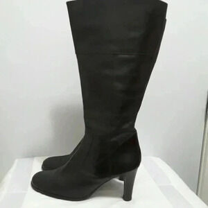 Black leather Boots